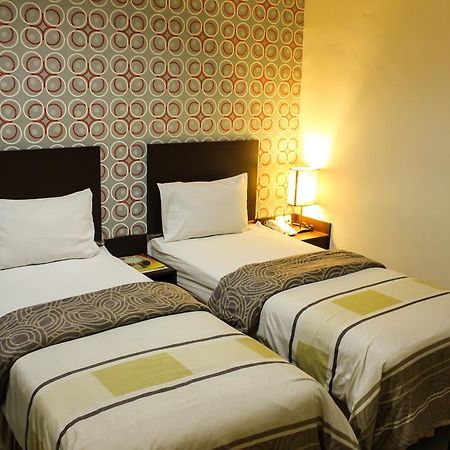 Vindhika Hotel Макасар Экстерьер фото