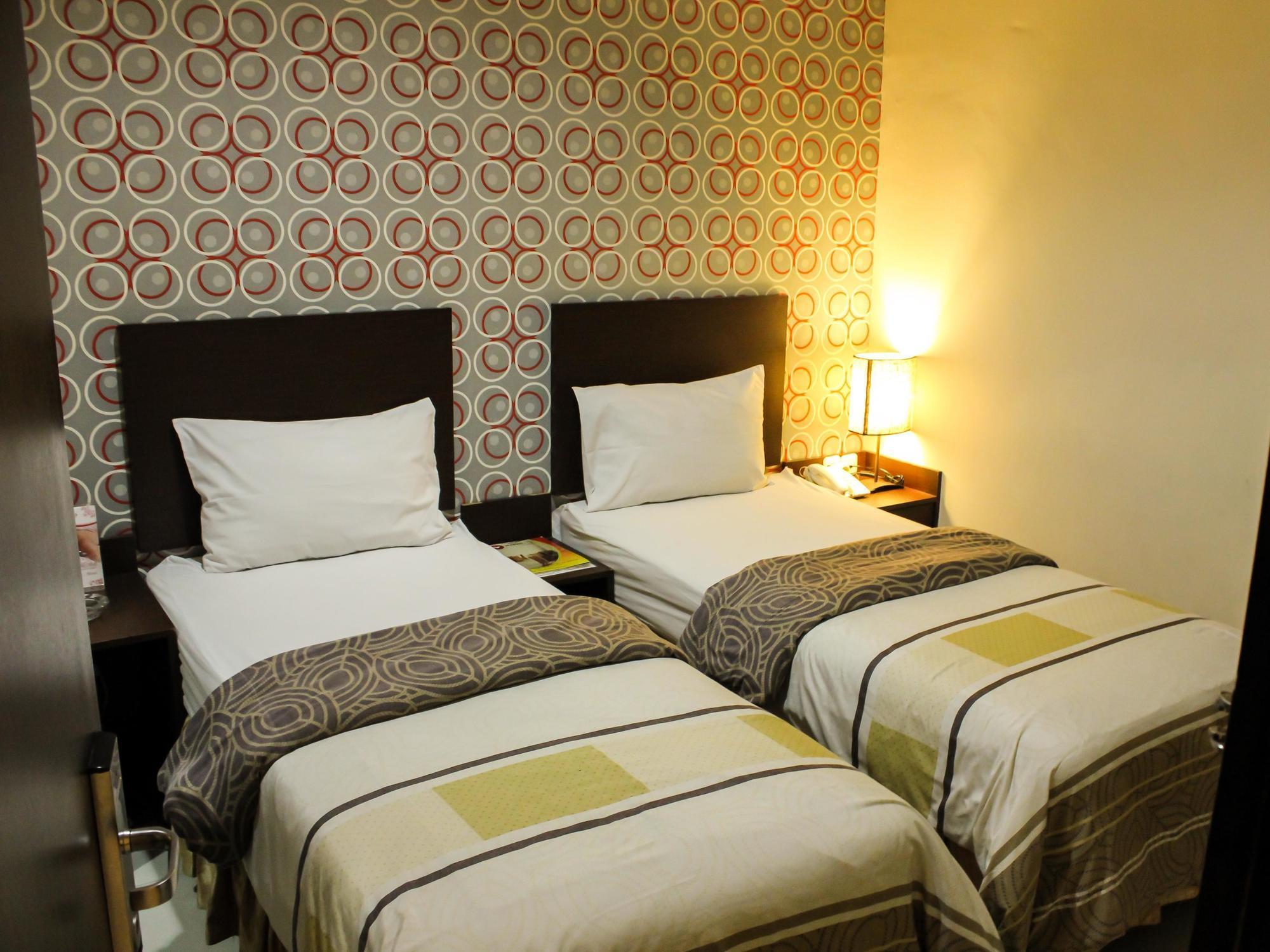 Vindhika Hotel Макасар Экстерьер фото
